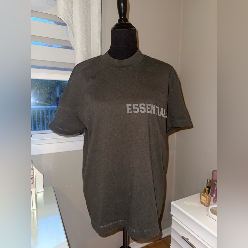 Essentials T-Shirt - Picture 2 of 2